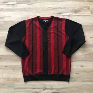 Vroom & Dreesmann Munich Men's Black and Red Striped Sweater